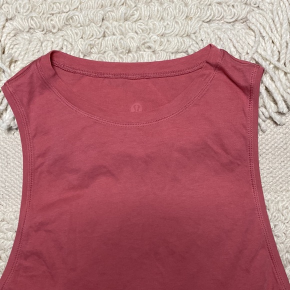 LULULEMON Cherry Dust pink Turn & Twist crop tank top 6 - Picture 3 of 9